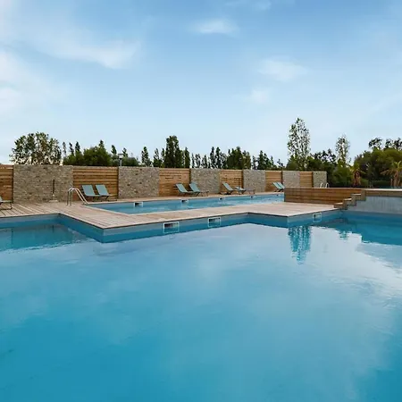 Daire Nice In With Outdoor Swimming Pool, Wifi And Heated Swimming Pool