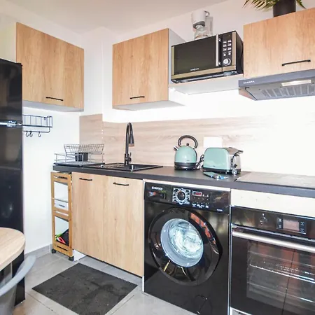 Nice In With Outdoor Swimming Pool, Wifi And Heated Swimming Pool Daire Lecci