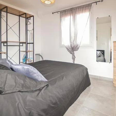 Nice In With Outdoor Swimming Pool, Wifi And Heated Swimming Pool *